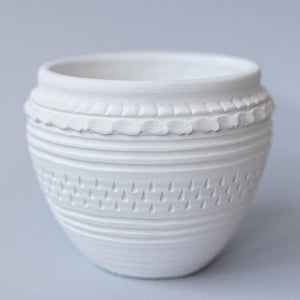 Dot & Line White Engraved Pot